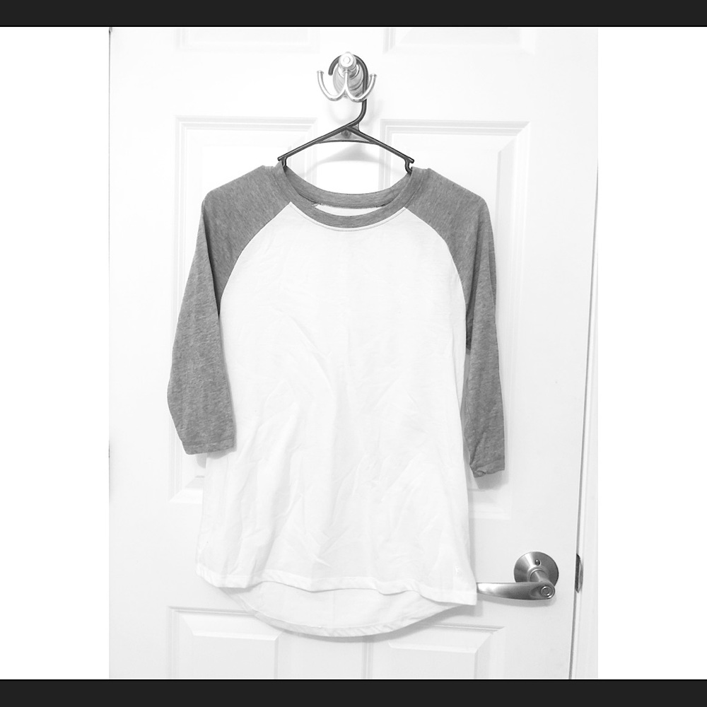 Casual tee - white with gray sleeves